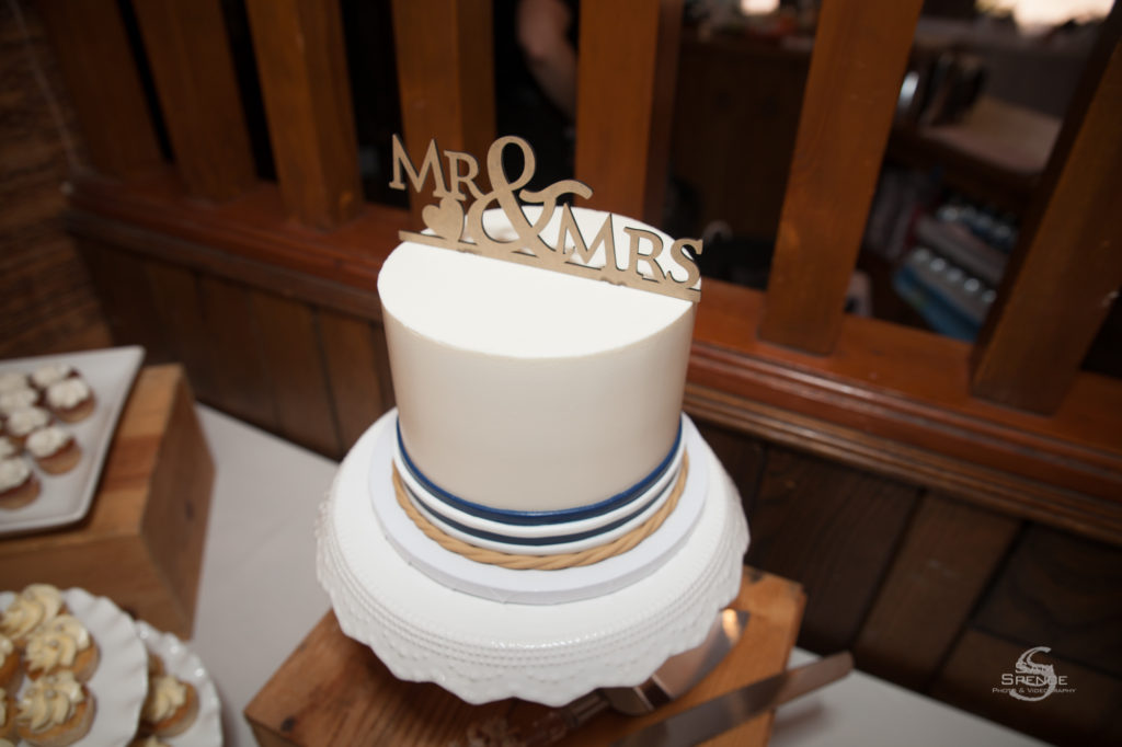 wedding cake, mr and mrs cake topper, desset table