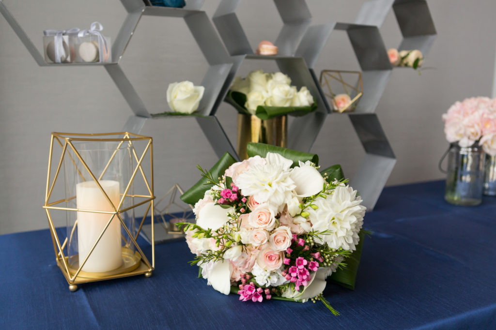 geometic dessert tables, pink wedding bouquet
