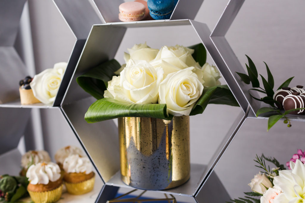 honey comb dessert stand, geometric dessert stand, geometric wedding decor, white rose centerpiece, mini cupcakes